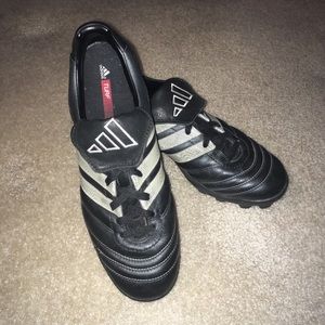 ADIDAS •EUC Men’s Turf Cleats 10.5M•